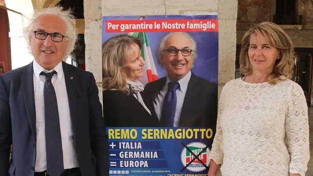 ZAGO TREVISO ELEZIONI EUROPEE PRESENTAZIONE CANDIDATO REMO SERNAGIOTTO IN P. DEI SIGNORI