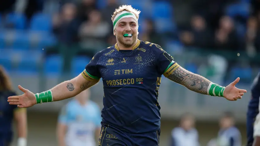 La gioia di Niccolò Cannone: il Benetton vola ai quarti di Challenge Cup