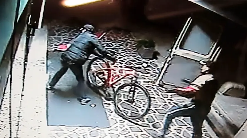 DeMarchi Castelfranco furto biciclette negozio Ralfier immagini telecamere