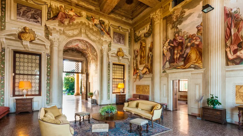 Villa Emo / Architetto Andrea Palladio / Il Salone / Affreschi di Battista Zelotti / Andrea Palladio Architect / The Large Hall / Frescoes by Battista Zelotti
