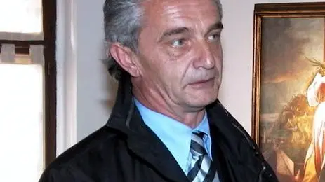 VITTORIO VENETO TV 20051113 RICONSEGNATE AL MUSEO DEL CENEDESE TRE TELE RESTAURATE A CURA DEL LIONS CLUB DI VITTORIO VENETO IN FOTO DA SX IL SINDACO GIANCARLO SCOTTA' E IL PRESIDENTE DEL LIONS GABRIELE CARNIEL (AFC/AFC)