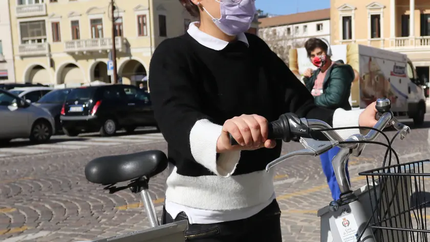 DE WOLANSKI . AG.FOTOFILM . TREVISO TVBIKE E RASTELLIERE X BICI IN CITTA'