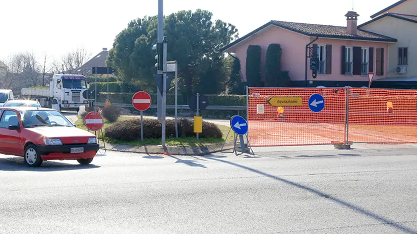 DeMarchi Castelfranco cantiere in via del commercio strada chiusa