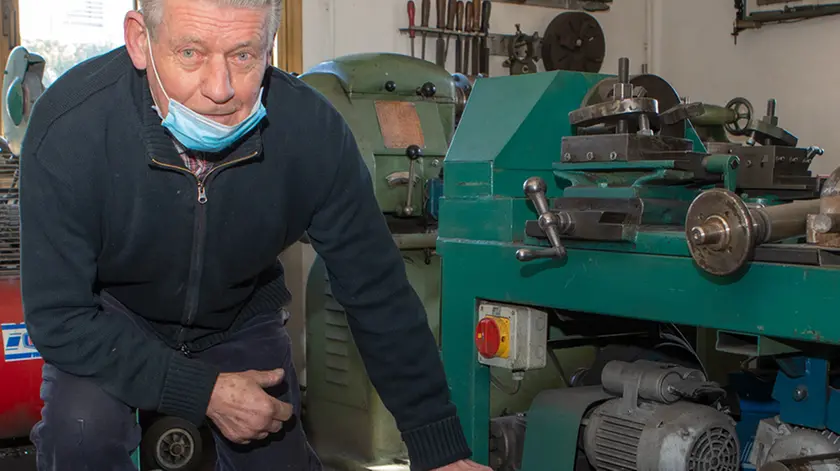 Rino Casagrande, 92 anni, artigiano montebellunese sempre in servizio
