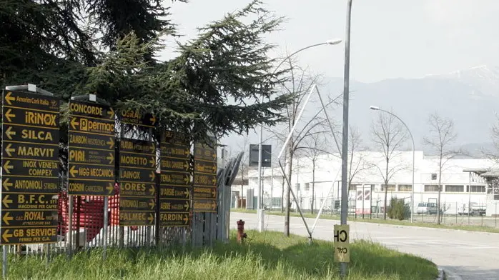 BORIN VITTORIO VENETO ZONA INDUSTRIALE CODOGNE' VIGELFORTE ANDREETTA VAZZOLA BAR CENTRALE SALVATRONDA CREDITO COOPERATIVO TREVIGIANO SANTA LUCIA FLAVIO BRUNELLO VITTORIO VENETO ZONA INDUSTRIALE FONTE CHIESA E CANONICA FURTO