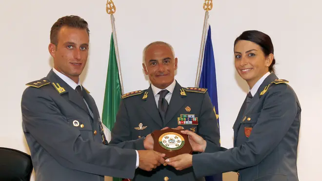 Borghesi Castelfranco cambio comandante Guardia di Finanza nuovo tenente Barbara Femminilli, com. prov. Giuseppe De Maio e tenente Federico Munzi