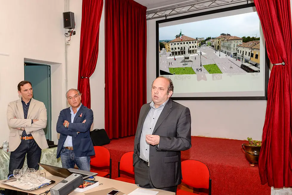 Borghesi Montebelluna presentazione progetto arredo urbano, da sx architetto Roberto Bonaventura, Renato Rebellato e Marzio Favero