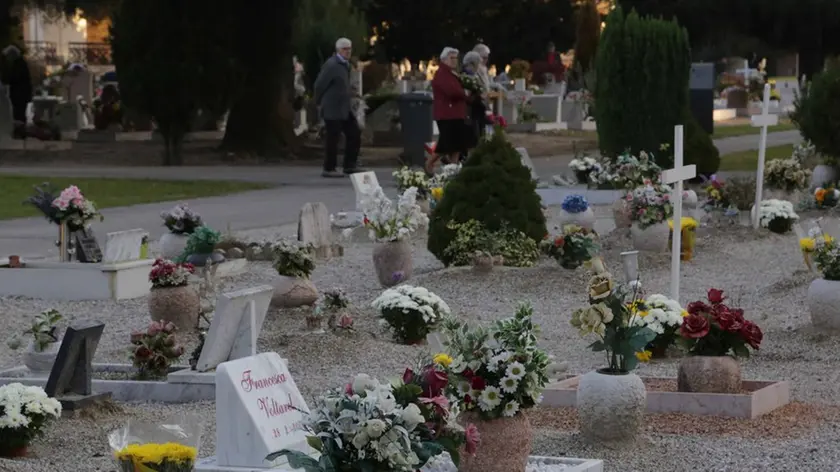 Agostini Treviso cimitero san lazzaro tombe dei bambini