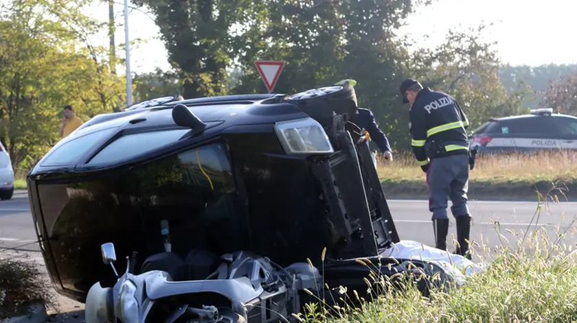 FILIPPI . AG.FOTOFILM . SALGAREDA INCIDENTE MORTALE AUTO-MOTO VIA RISORGIMENTO