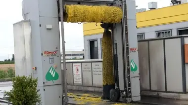 Una stazione di autolavaggio