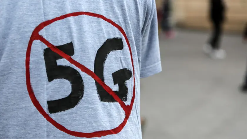 epa08526629 Civil Society organisations and extinction rebellion organise rally against 5G plans in Central Station in Brussels, Belgium, 04 July 2020. EPA/Aris Oikonomou EPA-EFE/Aris Oikonomou