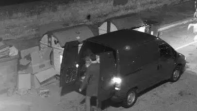 Un "ecovandalo individuato grazie a una fototrappola