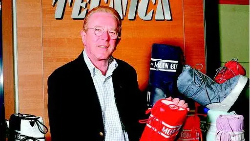 Giancarlo Zanatta circondato dal moon boot