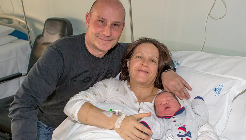 il piccolo Samuele Di Bernardo, primo nato a Castelfranco poco dopo le 2 È in braccio a mamma Sonia Simeoni e papà Davide