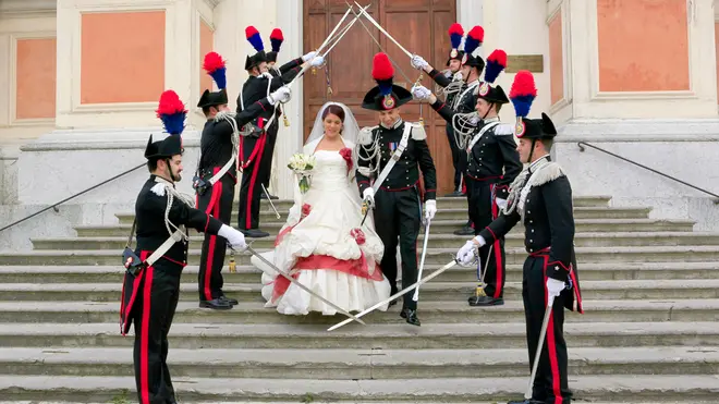 Borghesi Castelfranco duomo matrimonio carabinieri in alta uniforme