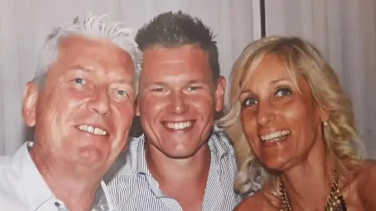 Dario Susin, 64 anni, con la moglie e il figlio