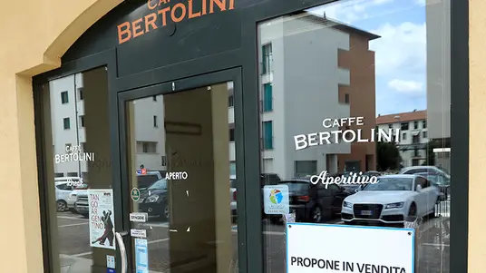 Agostini Montebelluna bar Caffè Bertolini chiuso e in vendita