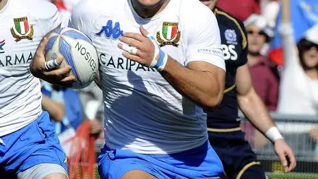 Giovambattista Venditti from Italy scores a try during the Rugby Six Nations International match between Italy and Scotland at Olympic Stadium in Rome, Italy, 17 March 2012. ANSA/MAURIZIO BRAMBATTI