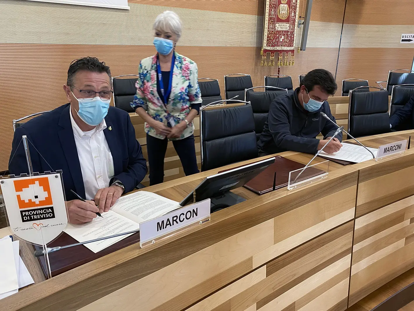 La firma dell'accordo