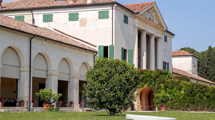 DeMarchi Fanzolo villa Emo vater esposto davanti all'ufficio della presidenza