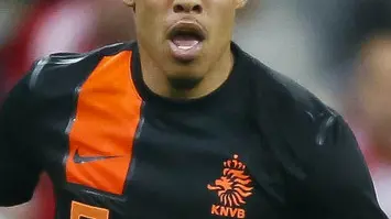 Nigel DE JONG, NL9 Einzelaktion mit Ball, Ganzfigur, Freisteller, Einzelbild, Hochformat, Aktion, Ganzkörper, Einzelaufnahmen, Action .FC BAYERN MUENCHEN - NIEDERLANDE ( 3- 2).Fussball Freundschaftsspiel, friendly match, Muenchen, am 22.05.2012.,