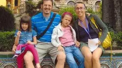 PONZANO TV 20080126 In foto la famiglia durante CADE AEREO BIMOTORE NEL MAR DEI CARAIBI DIRETTO ALLE ISOLE ARCIPELAGO LOS ROQUES IN VENEZUELA. DISPERSI DIECI TURISTI E UNA FAMIGLIA DI PONZANO COMPOSTA DA PAOLO DURANTE, BRUNA GUERNIERI E LE FIGLIE SOFIA ED EMMA VIOLA. (GUEST/2008)