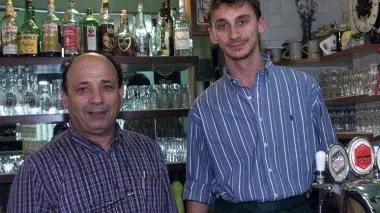 Giuseppe Ingenito e il figlio Francesco in pizzeria