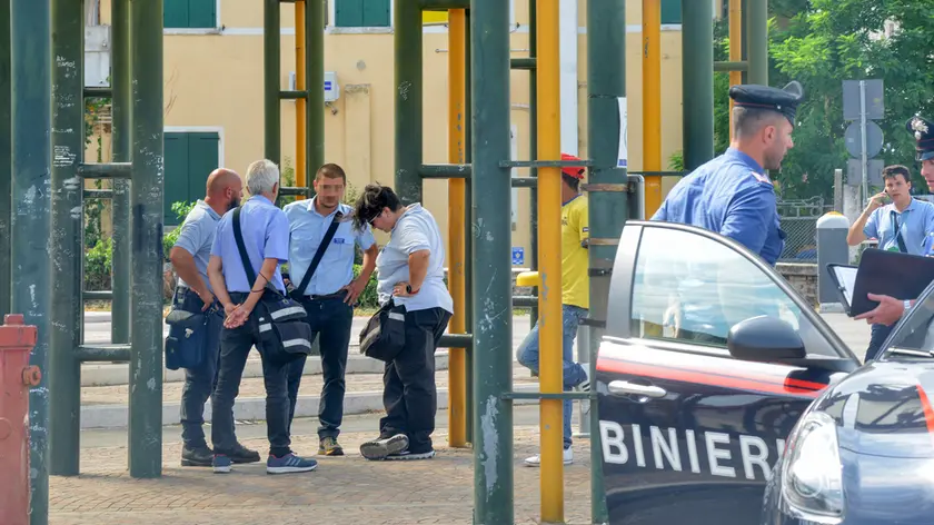 I carabinieri alla stazione delle corriere di Montebelluna