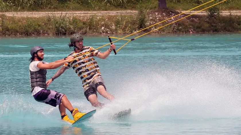 BOLOGNINI AG.FOTOFILM SPRESIANO WAKEPARK CABLE -7 ACROBAZIE SULL'ACQUA AL CENTRO SPORTIVO LE BANDIE