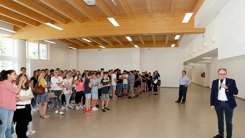 Poloni Nervesa impresa edile Bordignon consegna le chiavi della nuova scuola elementare