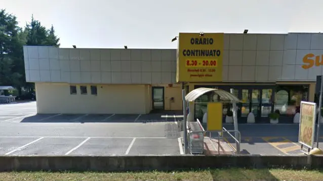 Il supermercato in via Verdi