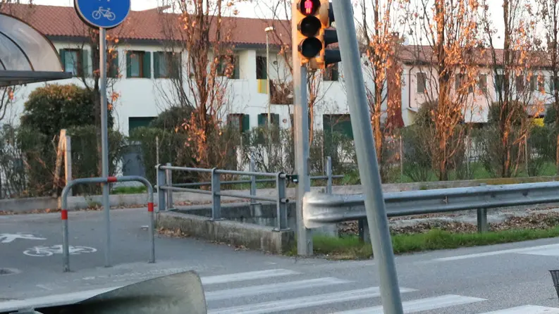 agostini agenzia foto film Treviso semaforo cavalcavia san lazzaro
