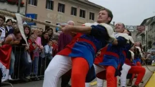 Un’edizione del tiro alla fune