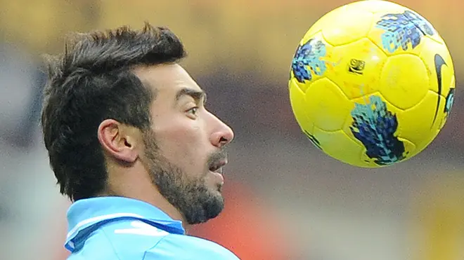 Ezequiel Lavezzi in una foto d'archivio. ANSA/DANIEL DAL ZENNARO