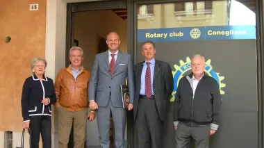 Roberto Monti e un negozio Ikea