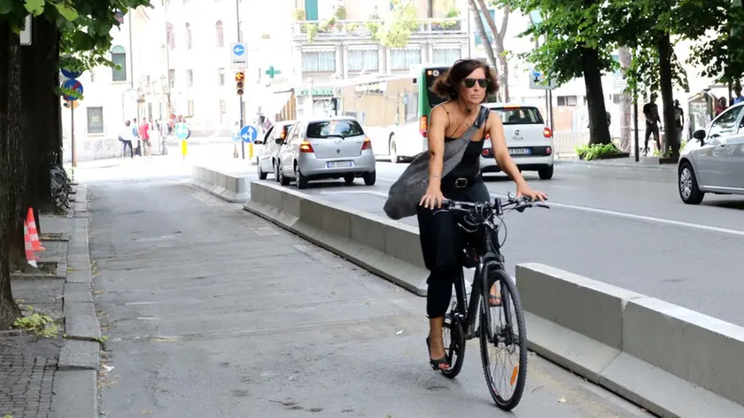 agostini agenzia foto film Treviso pista ciclabile via roma