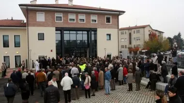 Folla di moglianesi al taglio del nastro dell’ex macello