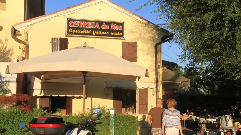 AGOSTINI TREVISO BAR E LOCALI LUNGO IL SILE, IN FOTO OSTERIA DA NEA