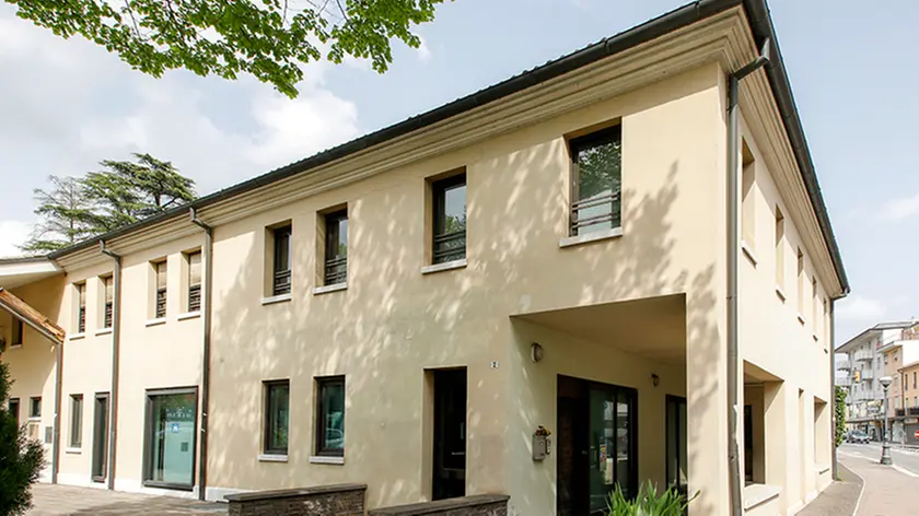 Ferrazza Montebelluna via XXX Aprile ex sede Banca Del Friuli