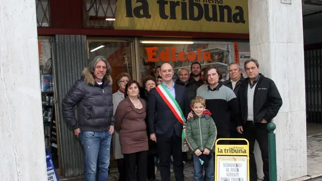 AGOSTINI TREVISO INAUGURAZIONE EDICOLA IN VIA SAN ANTONINO