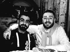 FOTO DA PROFILO FACEBOOK DI LORENZO MARINELLI. Daniel Daniel Bazzano (S) e Lorenzo Marinelli (D) in una foto da Facebook, i due giovani si sono costituiti alla polizia e hanno confessato di aver sparato "per errore" a Manuel Bortuzzo.6 febbraio 2019. FACEBOOK +++ATTENZIONE LA FOTO NON PUO' ESSERE PUBBLICATA O RIPRODOTTA SENZA L'AUTORIZZAZIONE DELLA FONTE DI ORIGINE CUI SI RINVIA+++