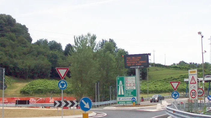 Borin Vittorio Veneto rotonda casello A27