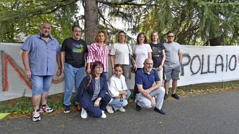 Il sit in dei genitori degli alunni delle seconde del Sartor in occasione del primo giorno di scuola