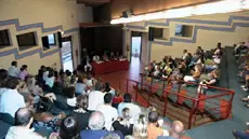 L'assemblea serale dei genitori dell'asilo Bertolini a Montebelluna