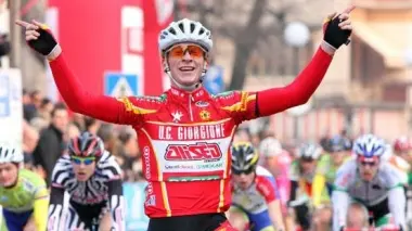 RADICCHIO E BICI. Mauro Simion, campione europeo pista: i suoi coltivano nobile radicchio