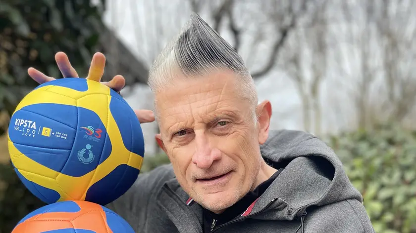 Andrea Lucchetta con il classico taglio di capelli