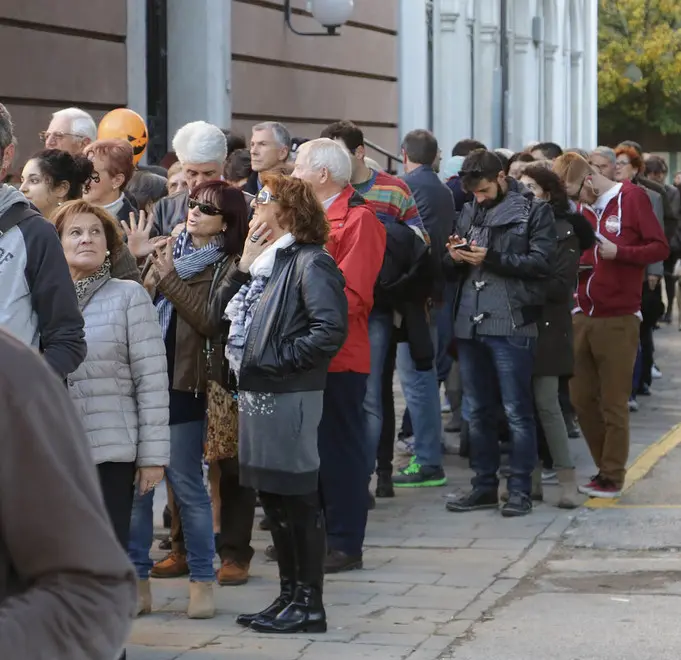 La fila di visitatori al Bailo