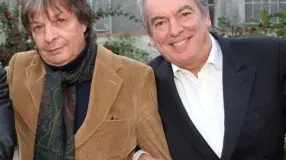 SUL PODIO. Da sinistra il maestro Ephrikian con Italo Pegoraro e mentre dirige la sua orchestra