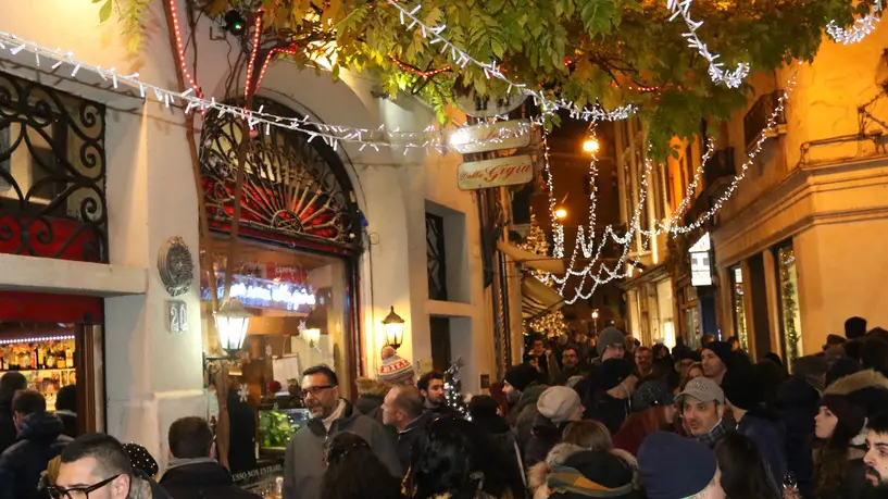 TOME' AG.FOTOFILM TREVISO ABBRACCIO OSTERIA DALLA GIGIA