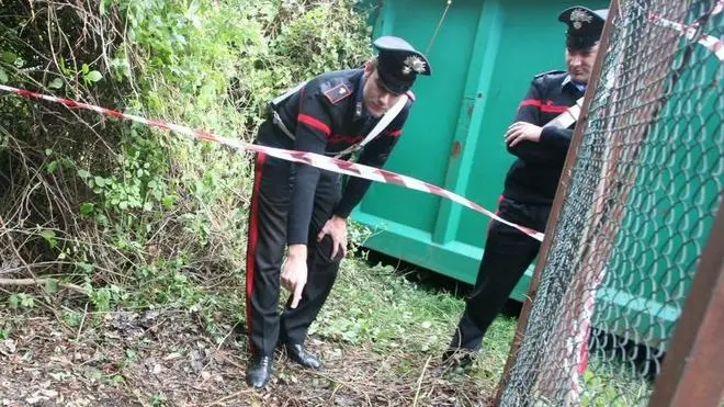 Cogollo del Cengio ritrovamento cadevere in decomposizione zona Ponte San Agata nella foto Carabinieri della stazione di Piovene indicano il punto dove giaceva il corpo